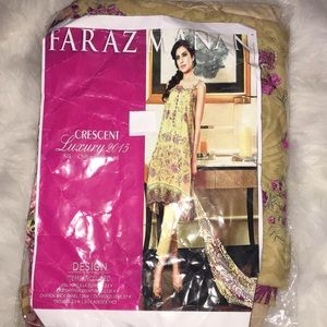 Stitched 3 pc Pakistani outfit